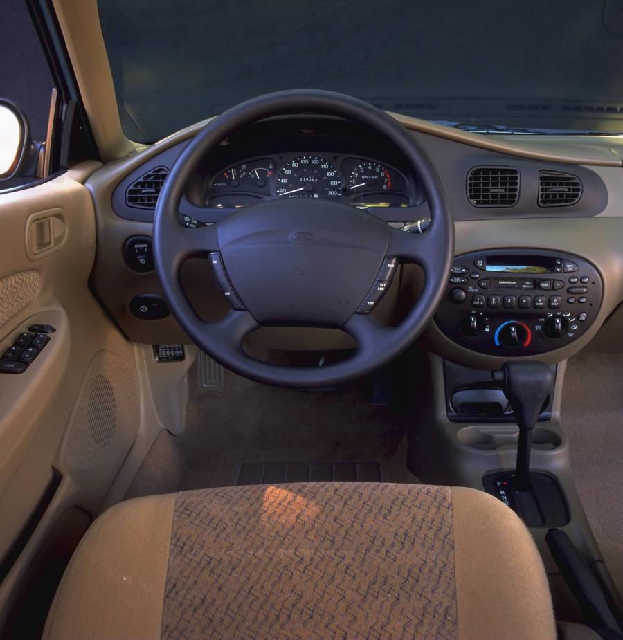  Ford Escort America 1997 года  (фото 31 из 31)